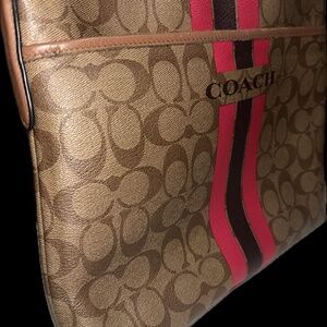 Authentic Coach shoulder bag!